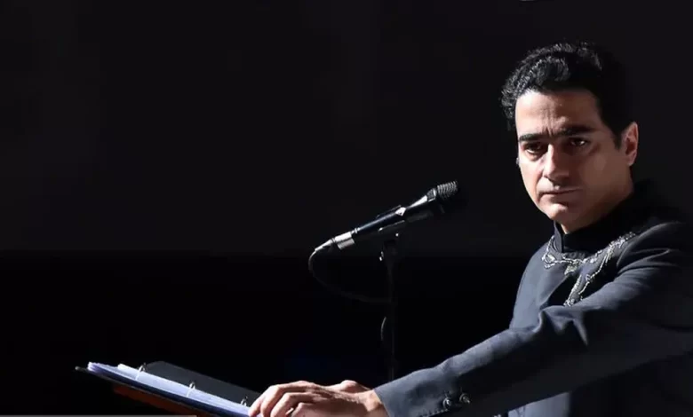 همایون شجریان در حال اجرا